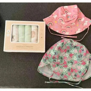 2 Brand New Baby Sun Hats and Bamboo Washcloth set (6)  1-2yrs